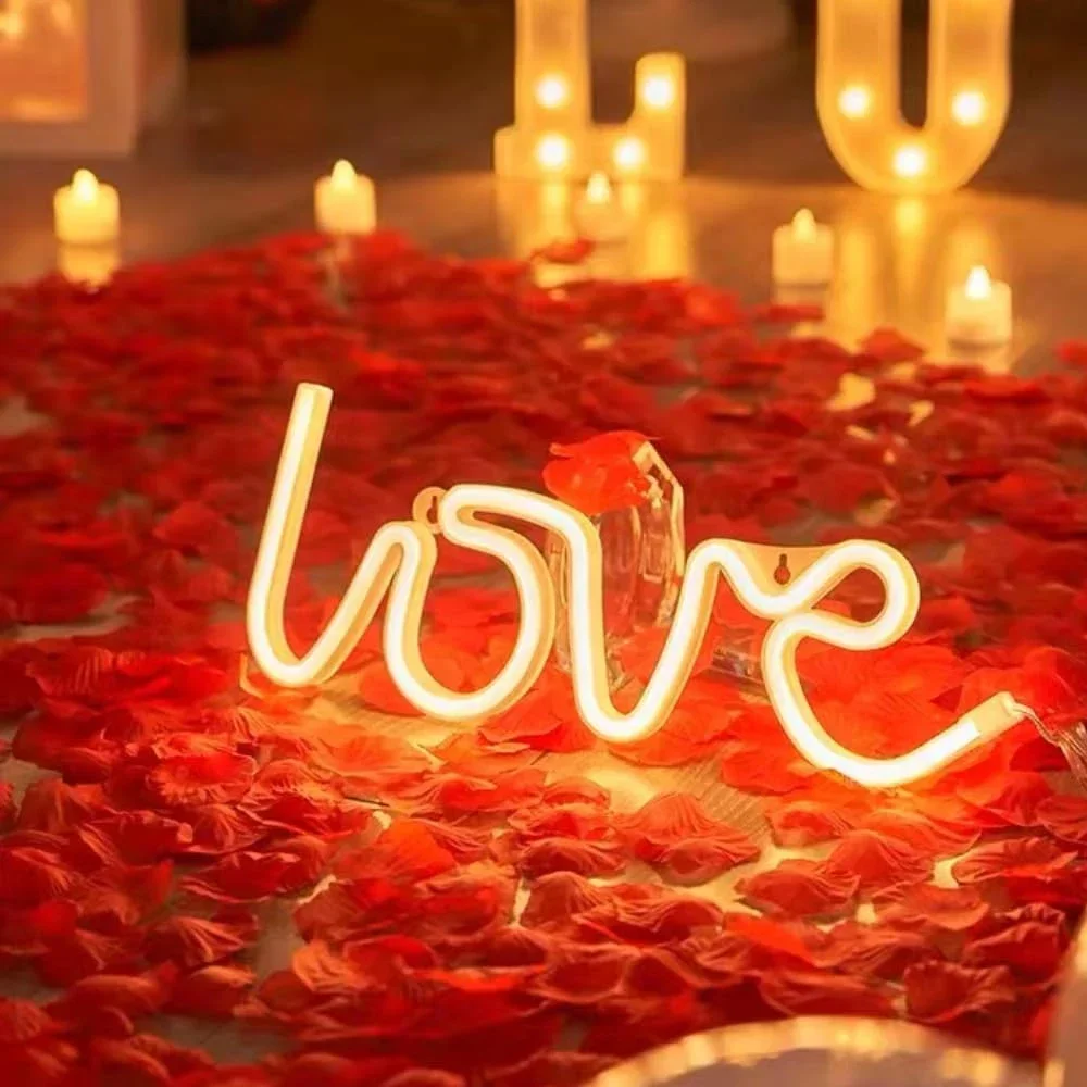 Colourful Artificial Romantic Rose Petals (Red)